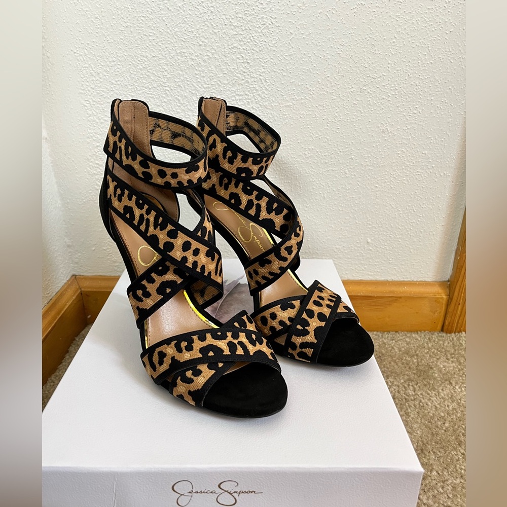 Jessica Simpson 4” Heels Size 7.5